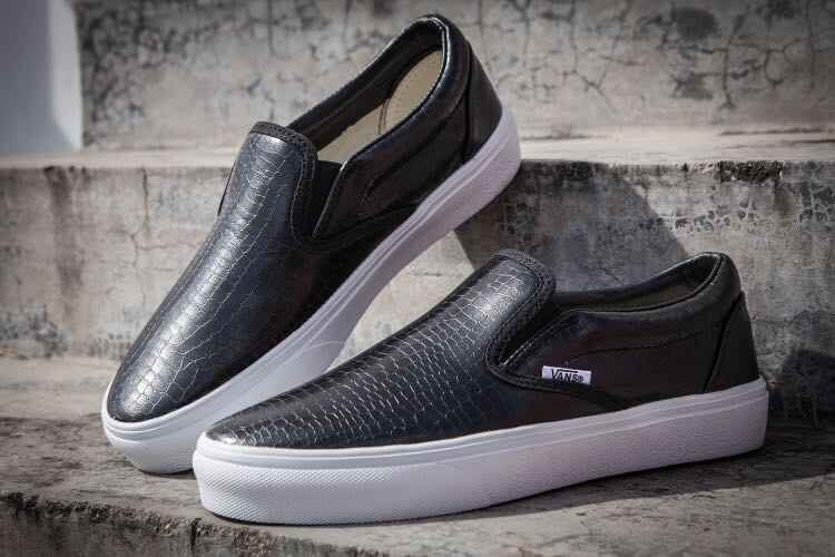 VANS CLASSIC SLIP ON [R. 12]